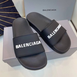 Шлепанцы Balenciaga S1021